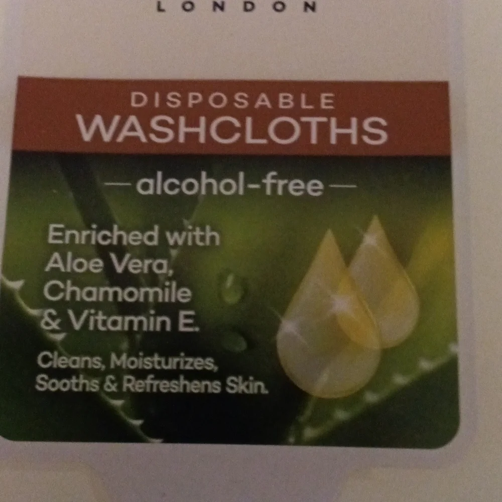2 YARDLEY LONDON 18 DISPOSABLE WASHCLOTHS WITH ALOE VERA, CHAMOMILE & VITAMIN E.